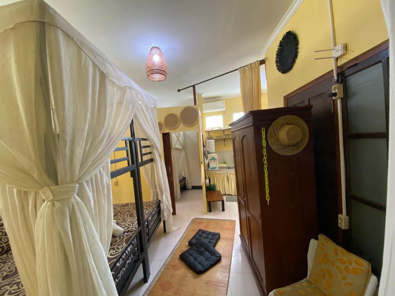 Coliving Bali Sweet Home Kost Lengkap Di Tabanan Kota Номер фото